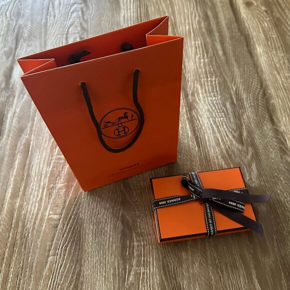 Hermes Calvi Duo Card Holder - Vert Criquet - Picture 8 of 8